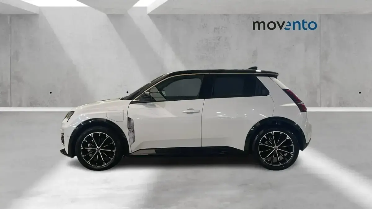 Käytetty Renault R5 Iconic 110 kW (150 HP) 2025 Valkoinen Viistoperä