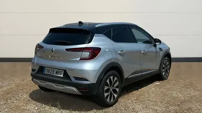 Usado Renault Captur Techno 90 CV (66 kW) 2024 Gris SUV