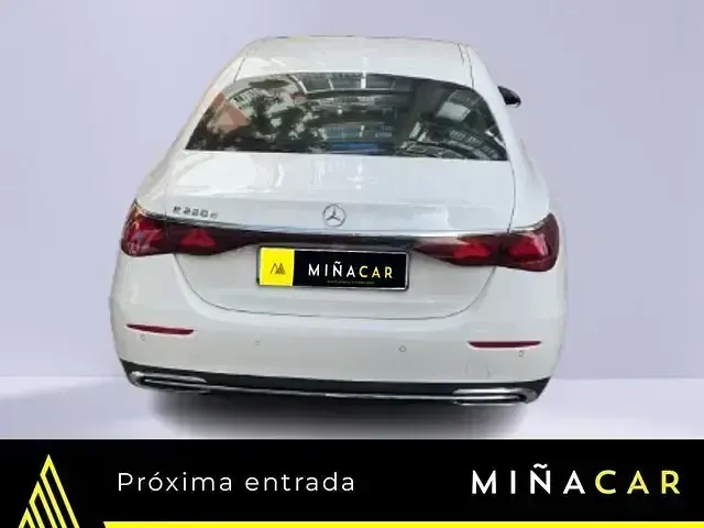 Usado Mercedes E220 197 CV (144 kW) 2024 Blanco Berlina