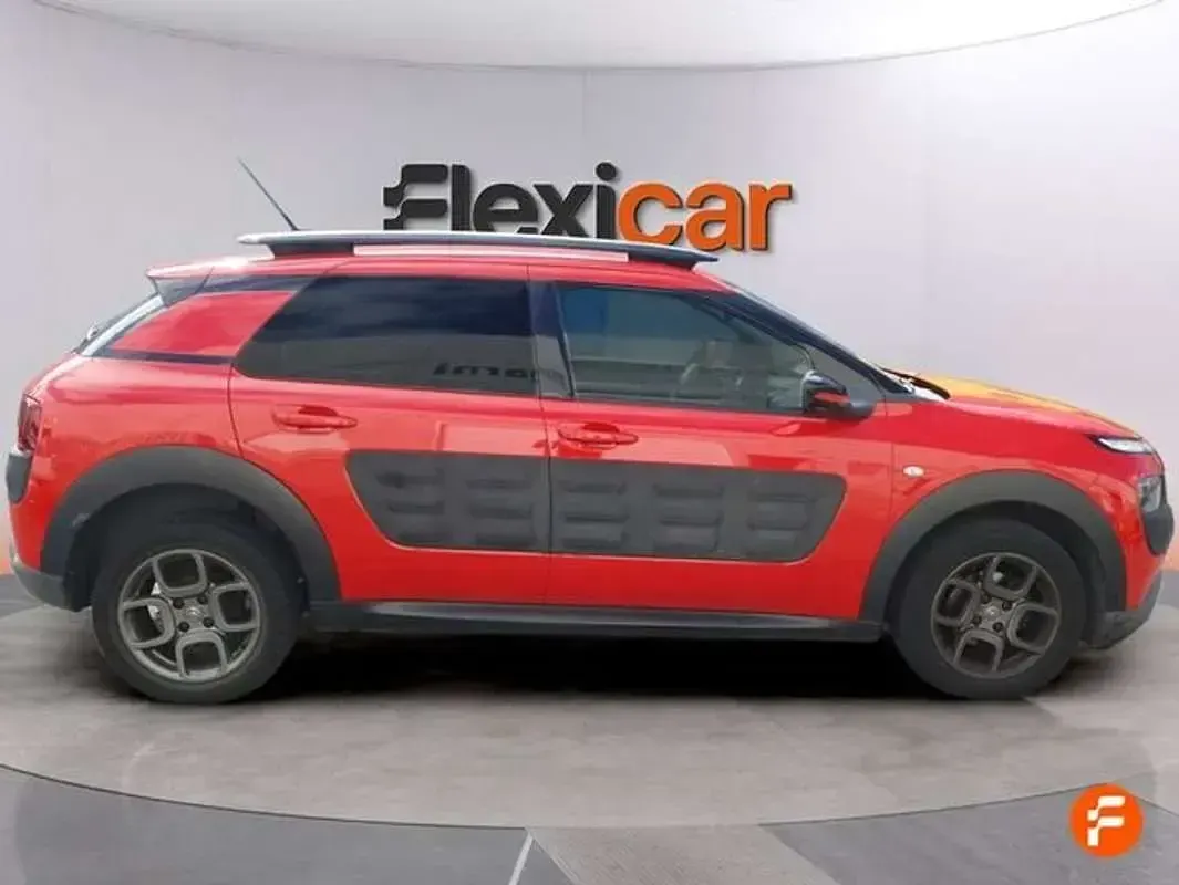 Usado Citroën C4 Cactus Feel 110 CV (80 kW) 2015 Rojo Utilitario