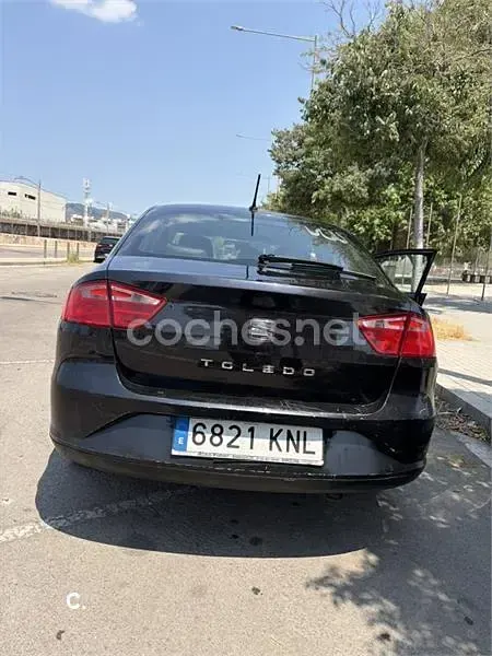 Usado Seat Toledo Reference 115 CV (84 kW) 2018 Negro Utilitario
