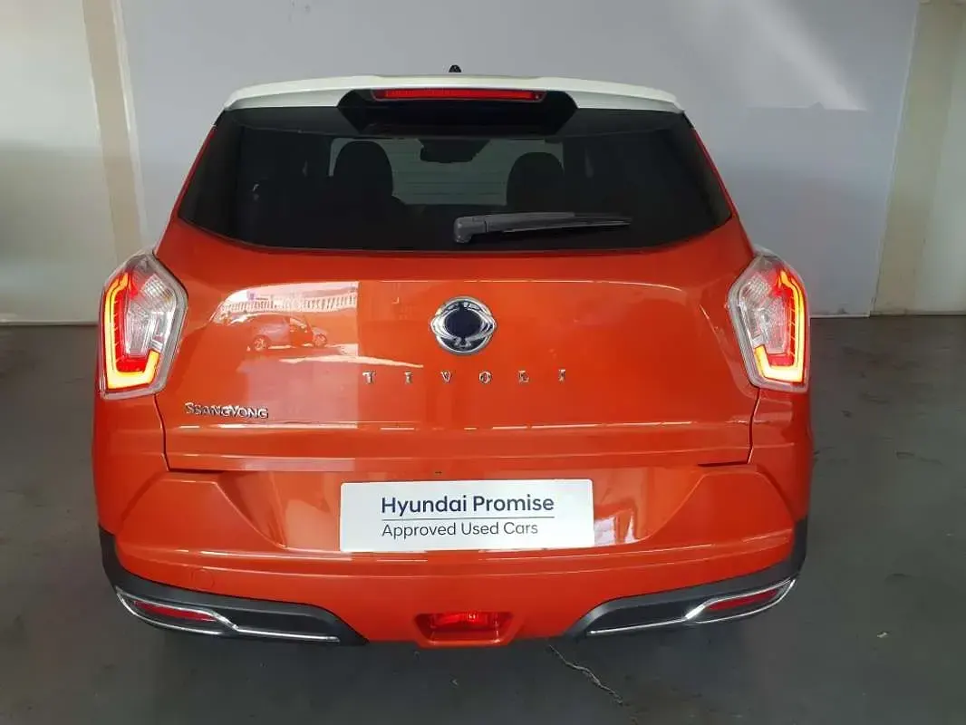 Usado SsangYong Tivoli Limited 128 CV (94 kW) 2019 Naranja SUV