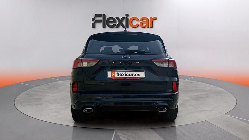 Usado Ford Kuga ST-Line 150 CV (110 kW) 2022 Negro SUV