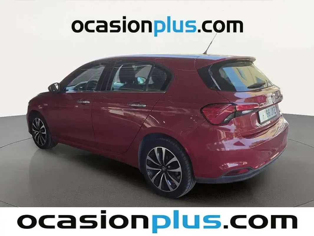 Usado Fiat Tipo Lounge 95 CV (69 kW) 2017 Rojo Utilitario