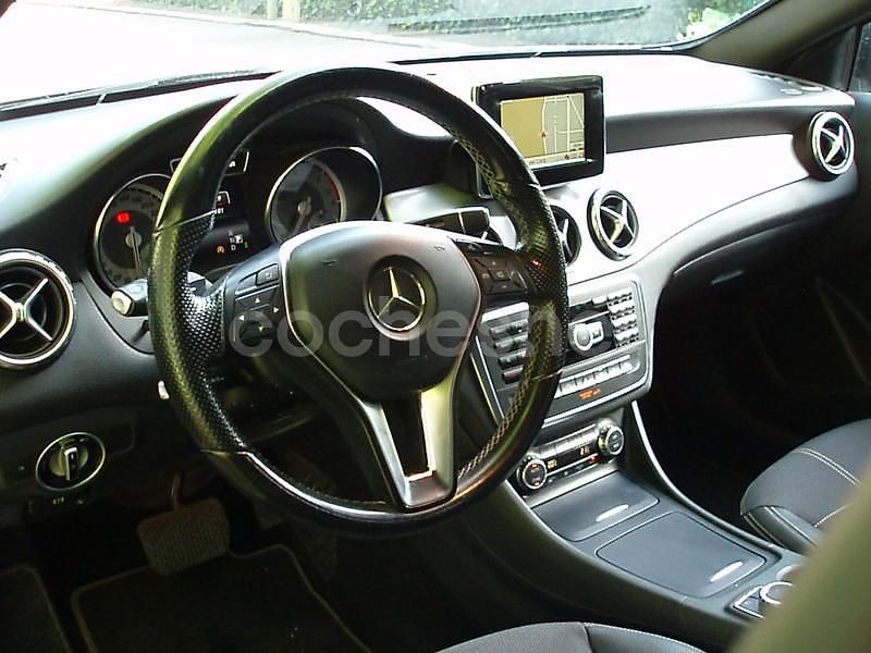 Usado Mercedes GLA220 Style 170 CV (125 kW) 2015 Gris / plata SUV