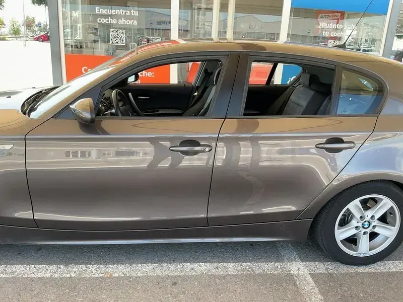 Usado BMW 120 150 CV (110 kW) 2005 Marrón Utilitario