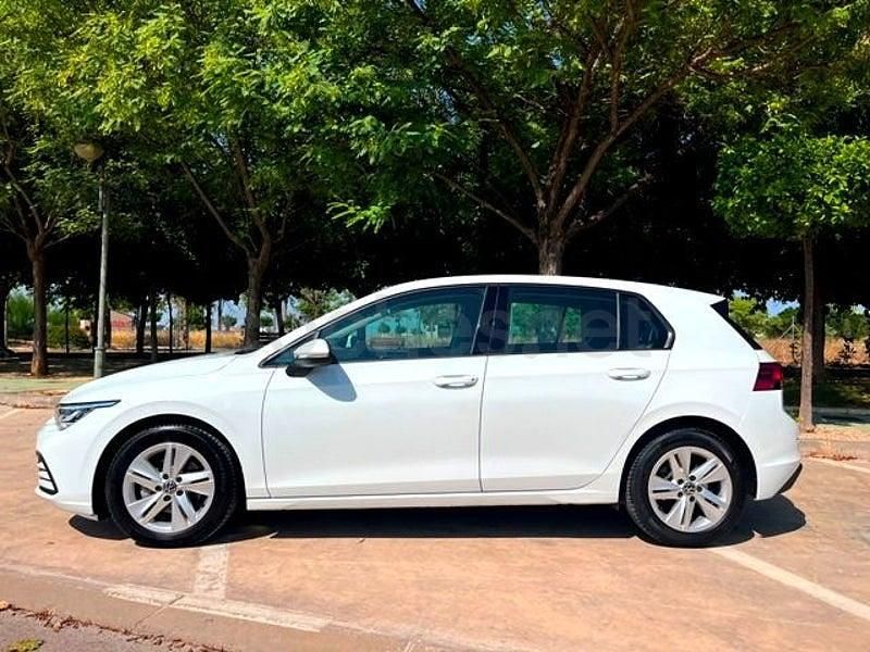 Usado VW Golf VIII 110 CV (80 kW) 2021 Blanco Berlina