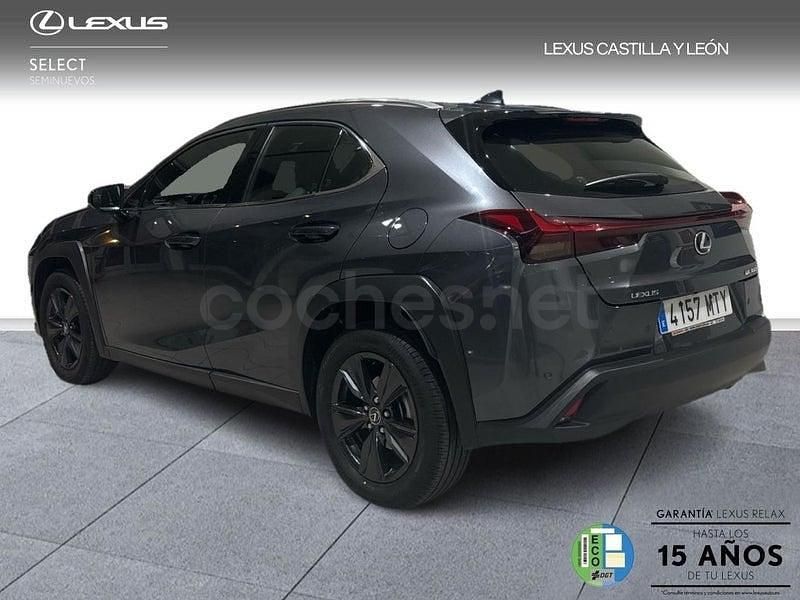 Usado Lexus UX 199 CV (146 kW) 2024 Gris / plata SUV