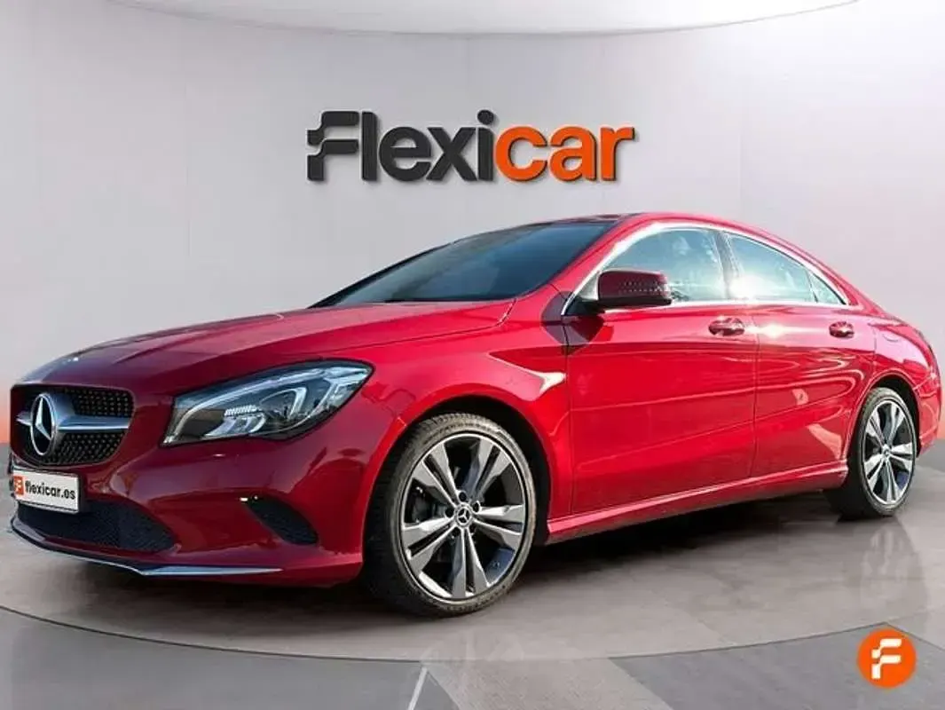 Usado Mercedes CLA200 136 CV (100 kW) 2018 Rojo Coupe
