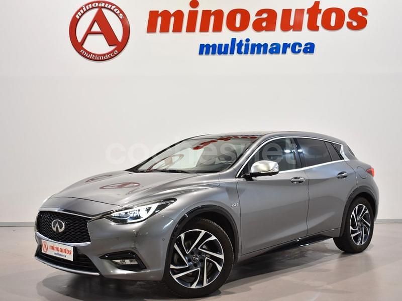 Gris / plata Usado 2016 Infiniti Q30 Premium Utilitario | 17.900 € (Precio justo) - Imagen 1/4