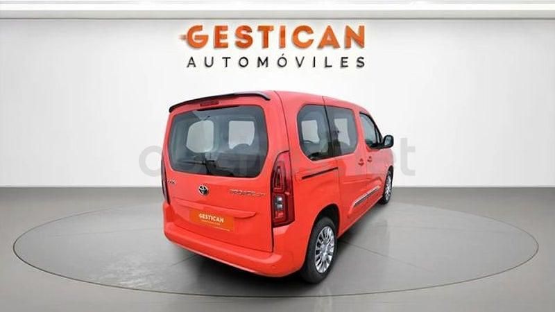 Usado Toyota Proace Verso Active 131 CV (96 kW) 2024 Rojo Familiar