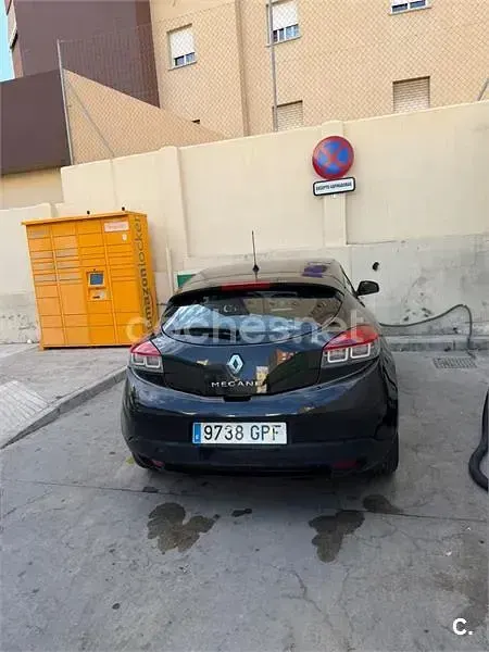 Usado Renault Mégane III Expression 105 CV (77 kW) 2009 Negro Berlina
