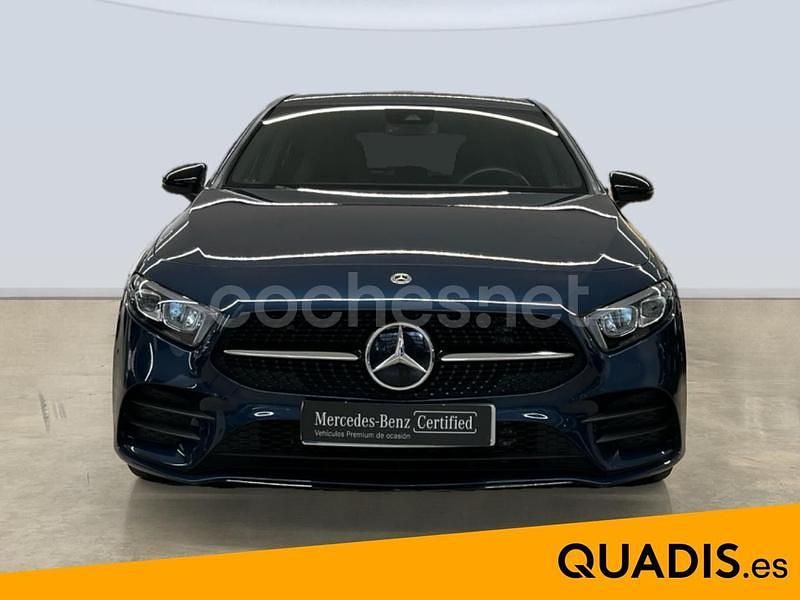 Usado Mercedes A180 AMG line 136 CV (100 kW) 2021 Azul Berlina