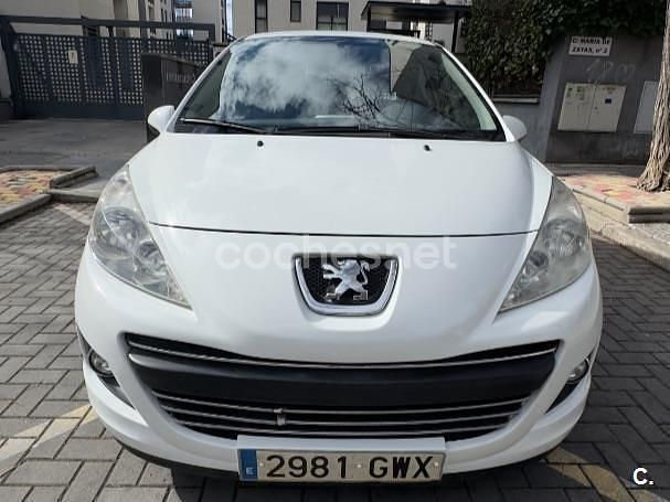 Usado Peugeot 207 75 CV (55 kW) 2010 Blanco Berlina