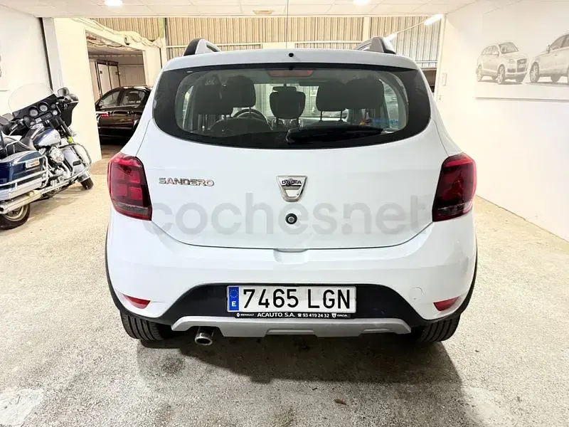 Usado Dacia Sandero Comfort 95 HP (69 kW) 2020 Branco Sedan