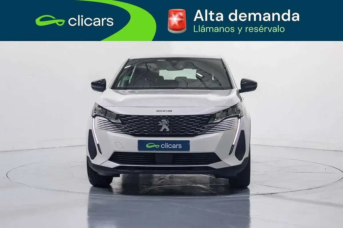 Usado Peugeot 3008 Active 131 CV (96 kW) 2023 Blanco SUV