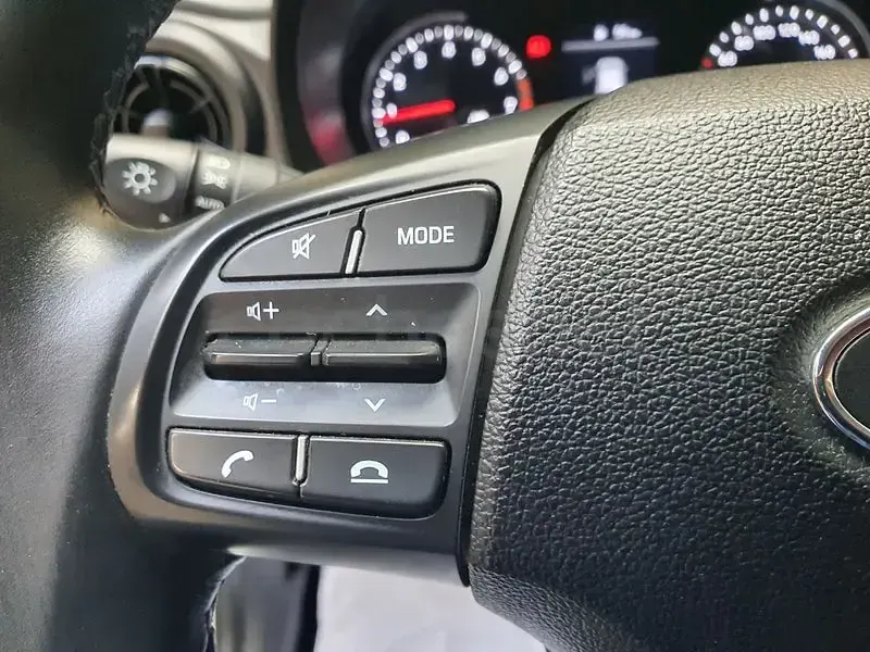 Usado Hyundai i10 67 CV (49 kW) 2021 Blanco Utilitario