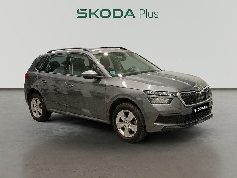 Usado Skoda Kamiq Active 110 CV (80 kW) 2022 Gris SUV