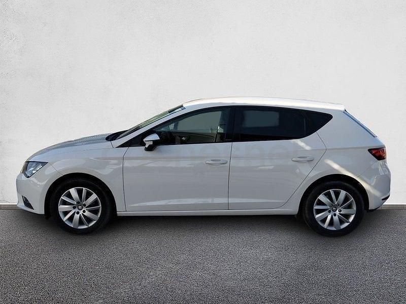 Usado Seat Leon Style 110 CV (80 kW) 2016 Blanco Berlina