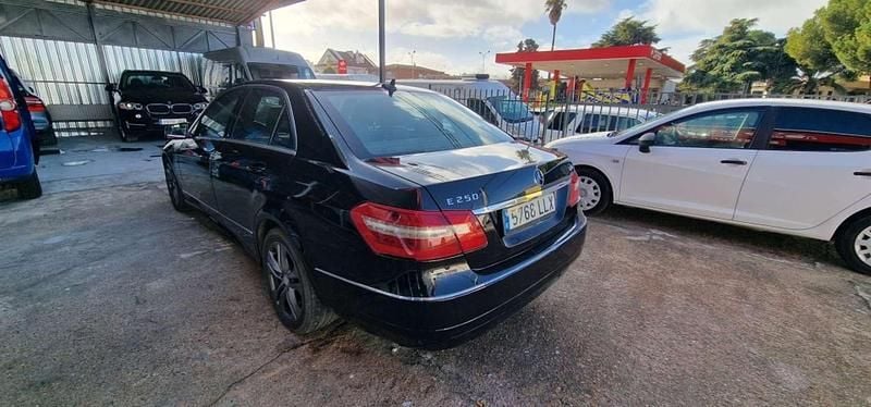 Usado Mercedes E250 Avantgarde 204 CV (150 kW) 2010 Negro Berlina