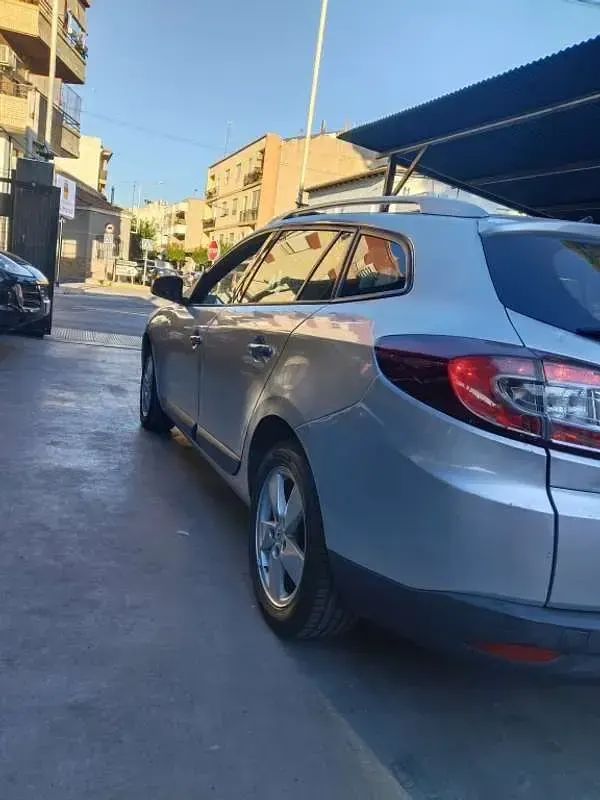 Usado Renault Mégane III Business 86 CV (63 kW) 2009 Utilitario