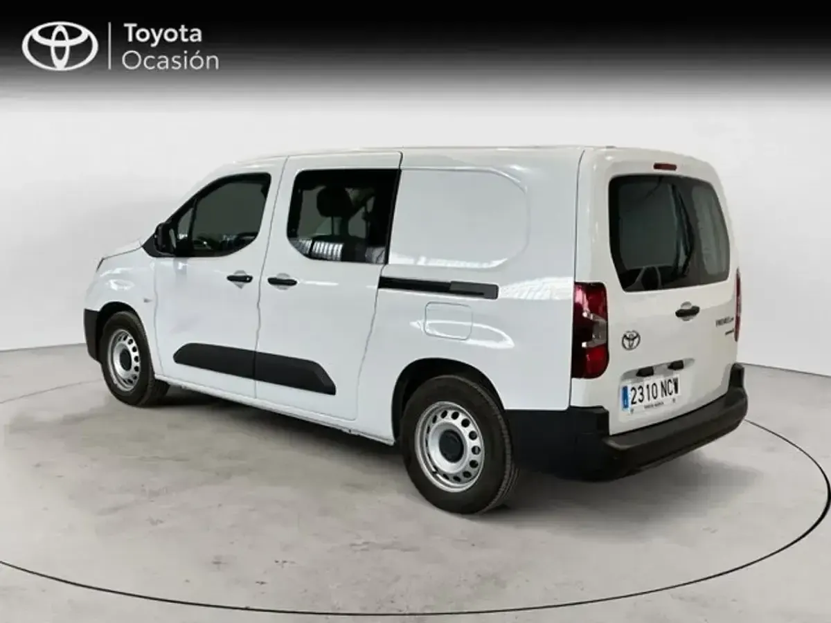Usado Toyota Proace City City 100 kW (136 CV) 2025 Blanco Monovolumen