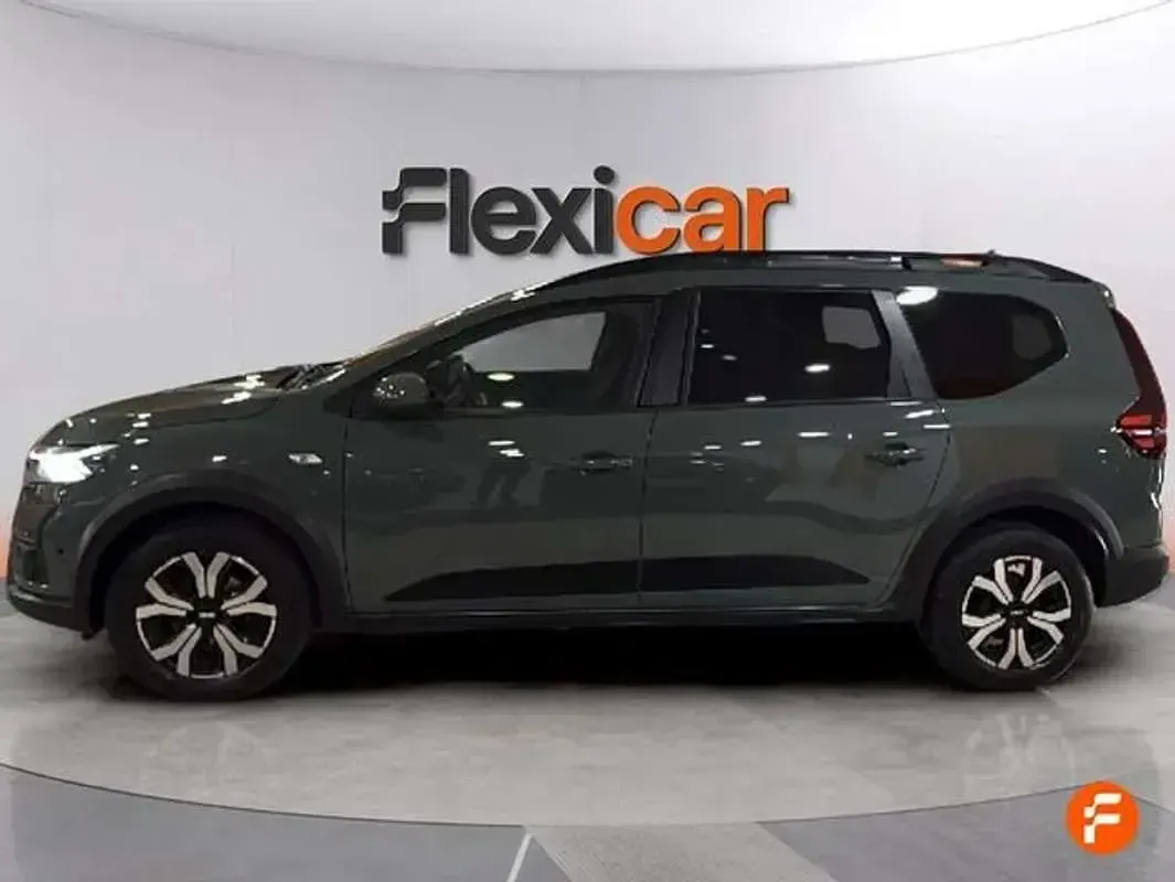 Usado Dacia Jogger Essentiel 101 CV (74 kW) 2023 Verde Monovolumen