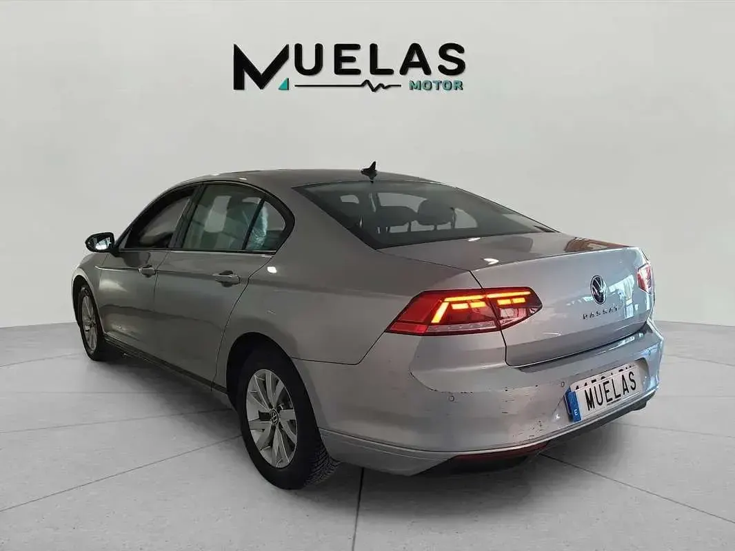 Begagnad VW Passat 122 HK (89 kW) 2021 Grå Sedan