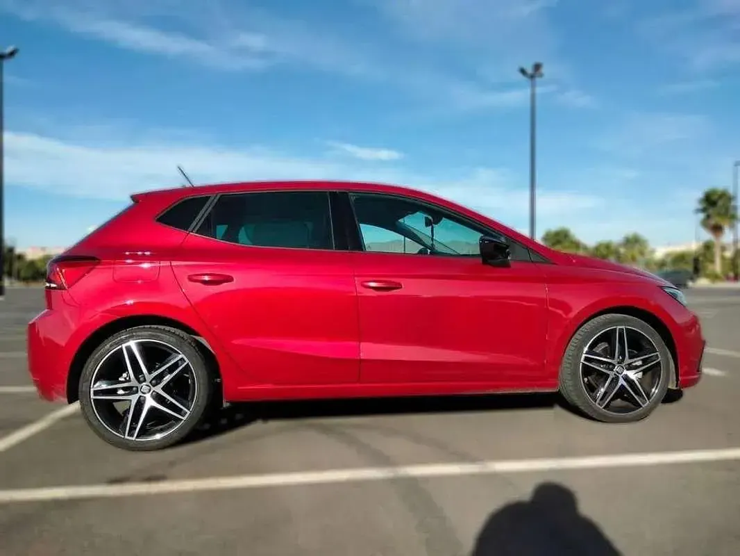Usado Seat Ibiza FR 116 CV (85 kW) 2018 Burdeos Utilitario