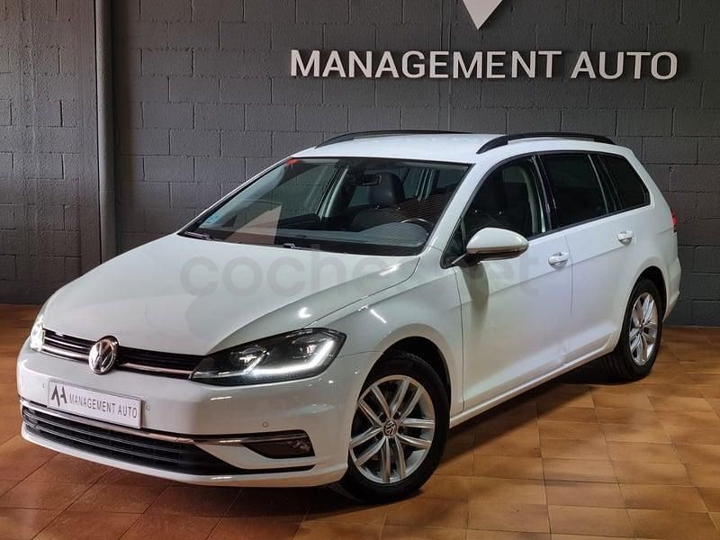Usado VW Golf VII Advance 115 CV (84 kW) 2019 Blanco Familiar