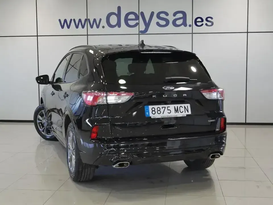 Usado Ford Kuga ST-Line X 225 CV (165 kW) 2022 Negro SUV