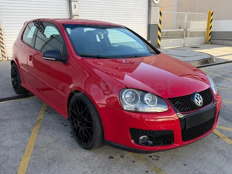 Usado VW Golf IV GTI 200 CV (147 kW) 2005 Rojo Utilitario