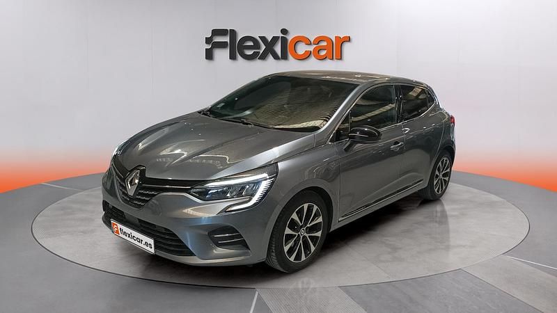 Begagnad Renault Clio V Techno 90 HK (66 kW) 2023 Grå Sedan
