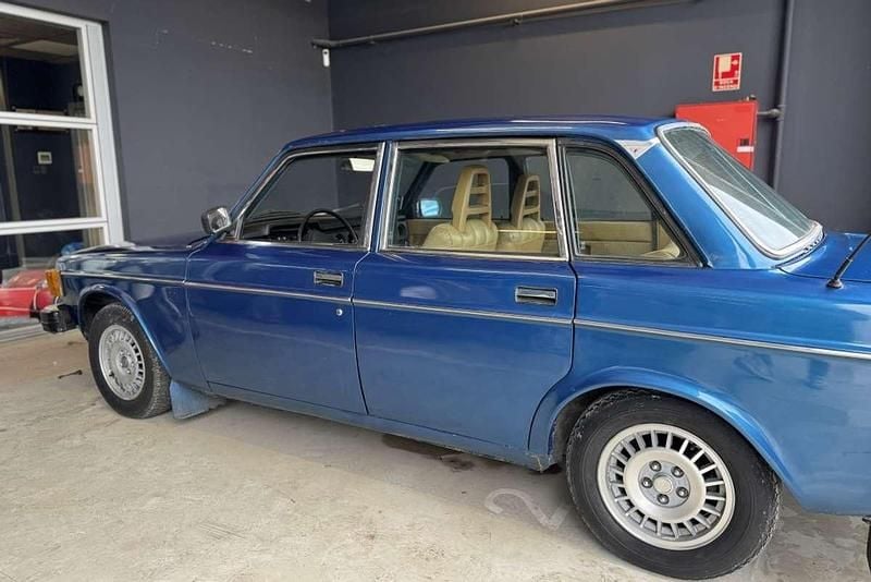 Usado Volvo 440 122 CV (89 kW) 1974 Azul Utilitario