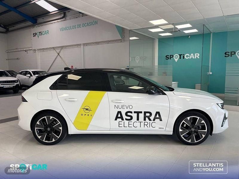 Usado Opel Astra 114 kW (156 CV) 2024 Blanco Familiar