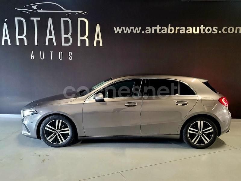 Usado Mercedes A200 150 CV (110 kW) 2022 Gris / plata Berlina