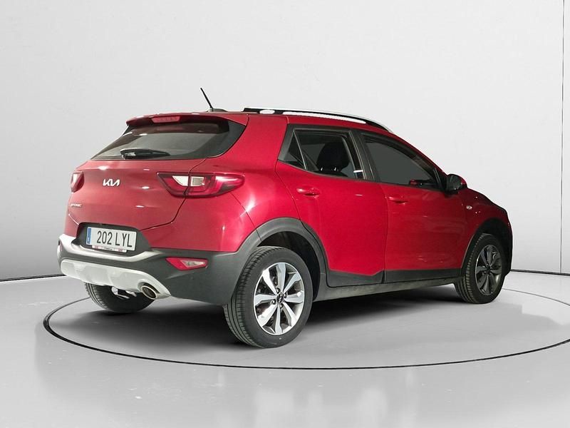 Usado Kia Stonic 102 CV (75 kW) 2022 Rojo SUV