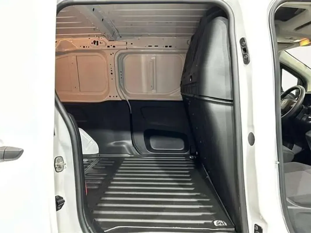 Usado Toyota Proace City City 100 kW (136 CV) 2024 Blanco Monovolumen