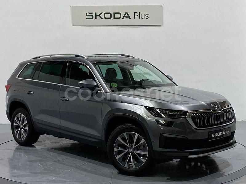 Gris / plateado Usado 2024 Skoda Kodiaq Style SUV | 35.500 € (Precio justo) - Imagen 1/4