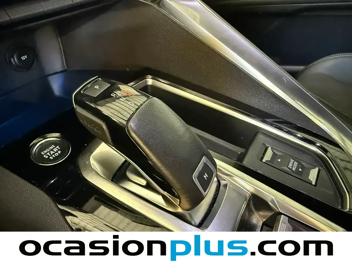 Usado Peugeot 5008 GT 130 CV (95 kW) 2022 Gris SUV