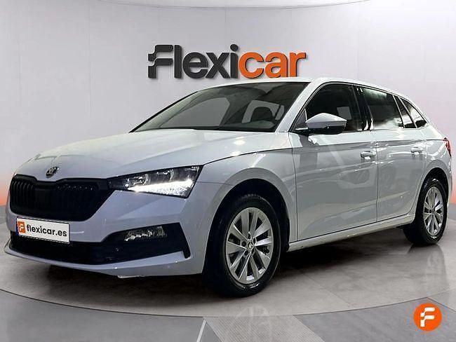 Usado Skoda Scala 110 CV (80 kW) 2023 Blanco Utilitario