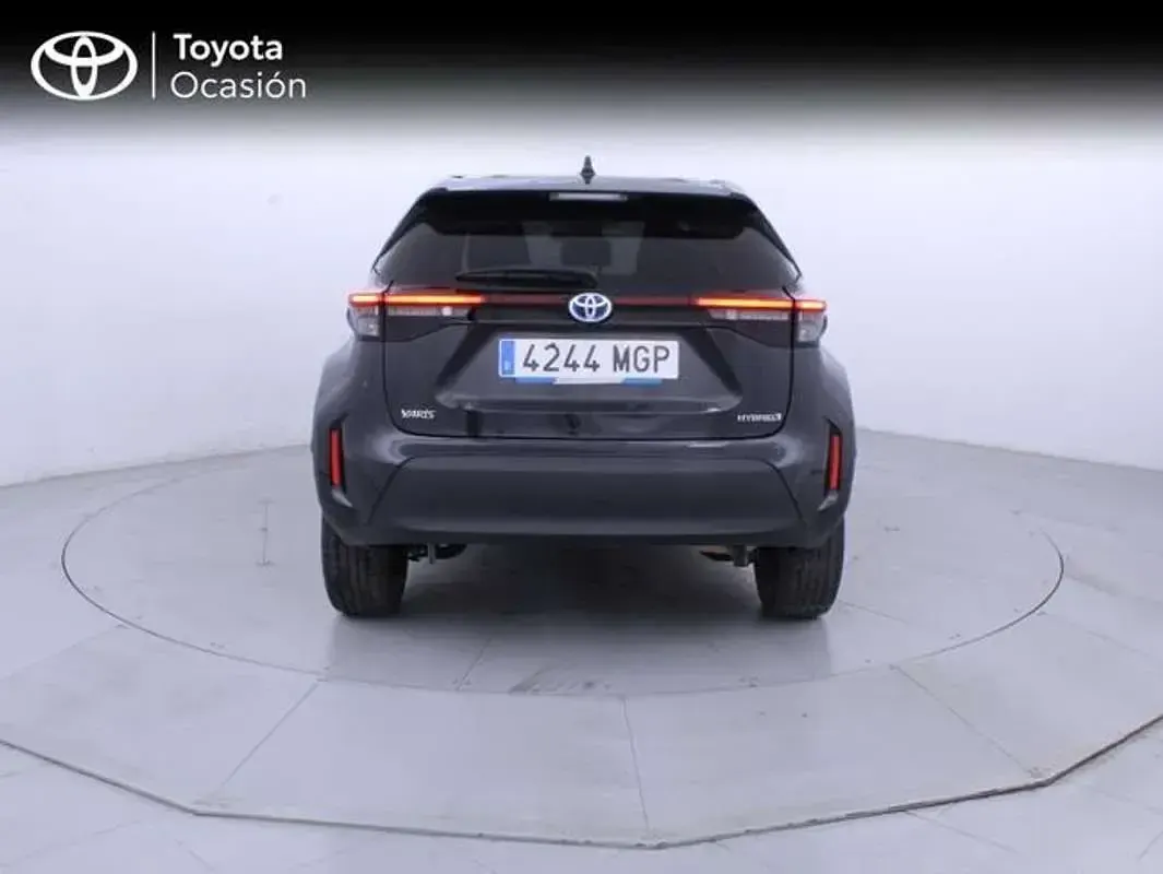 Usado Toyota Yaris Cross Active 116 CV (85 kW) 2023 Negro SUV