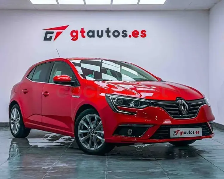 Usado Renault Mégane IV Zen 130 CV (95 kW) 2018 Rojo Berlina