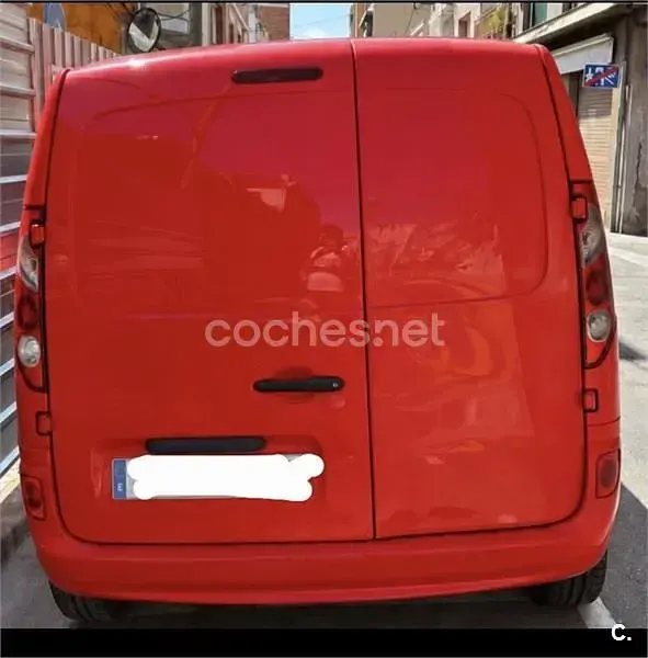Usado Renault Kangoo 105 CV (77 kW) 2010 Rojo Monovolumen