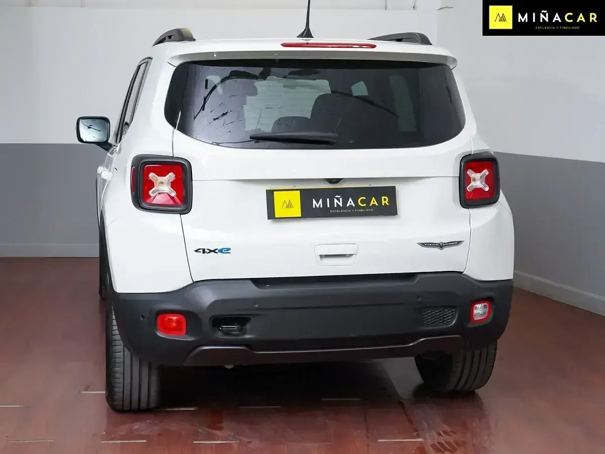 Usado Jeep Renegade Trailhawk 240 CV (176 kW) 2022 Blanco SUV