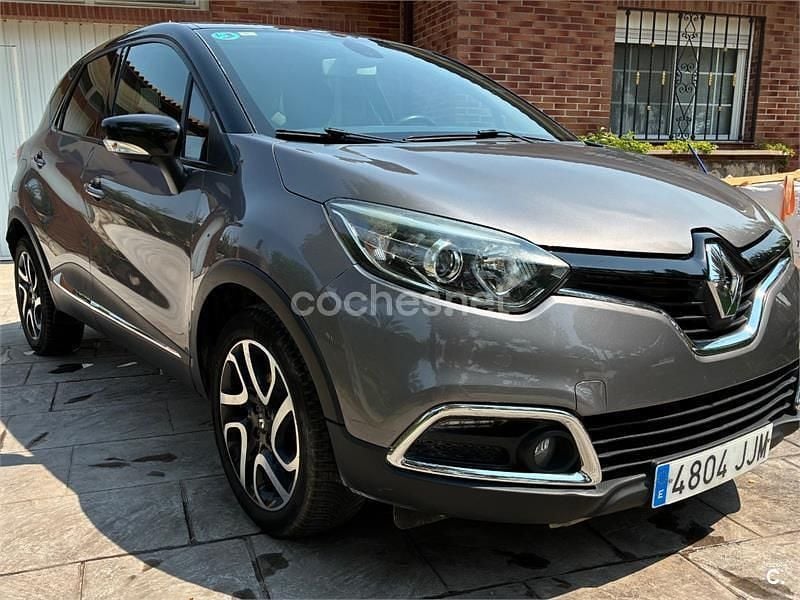 Gris / plata Usado 2015 Renault Captur Zen SUV | 9000 € (Precio justo) - Imagen 1/4