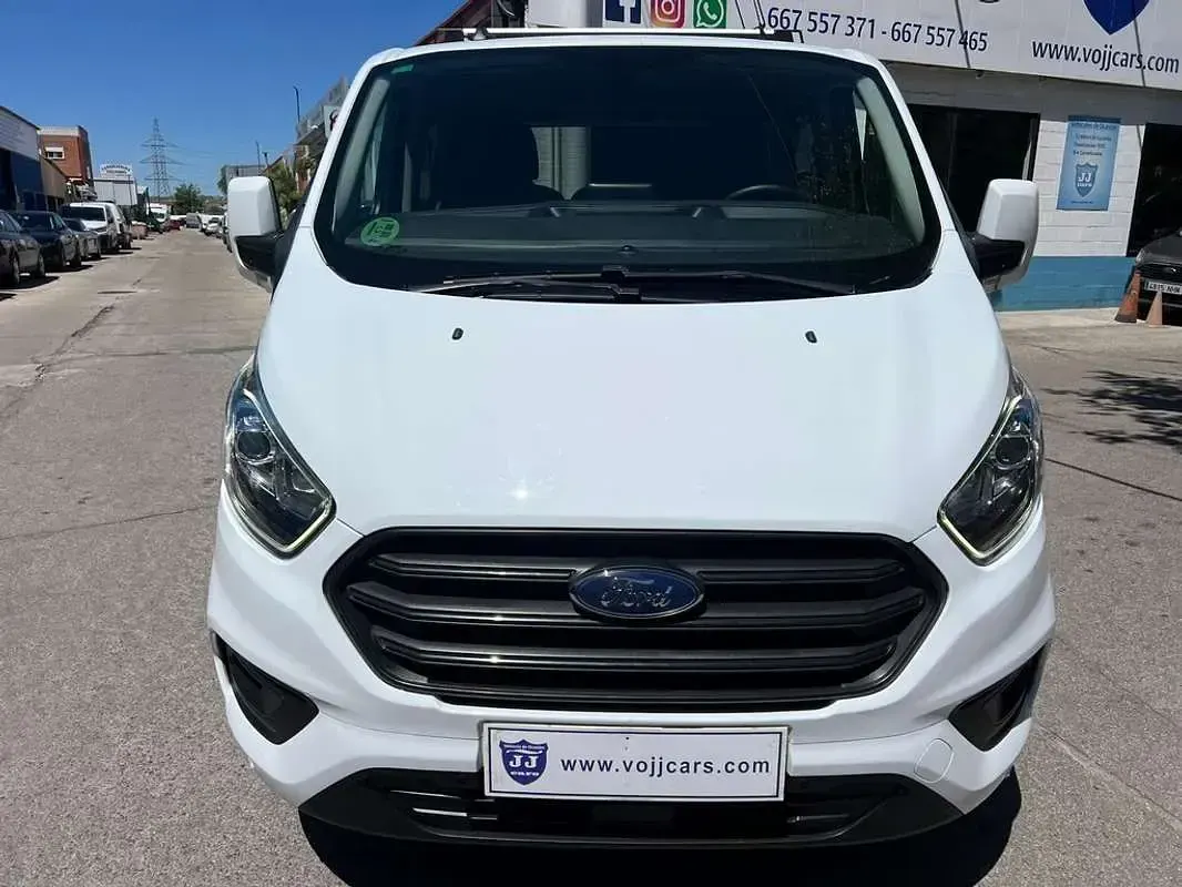 Usado Ford Transit Custom Trend 129 CV (94 kW) 2022 Blanco Familiar