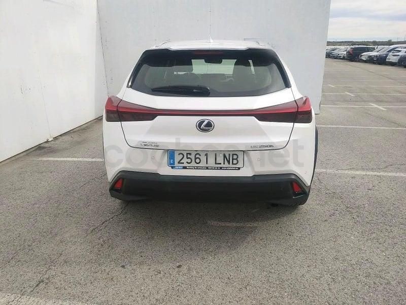Usado Lexus UX 184 CV (135 kW) 2021 Blanco SUV