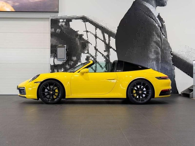 Usado Porsche 992 450 CV (330 kW) 2021 Amarillo Coupe