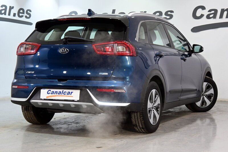 Usado Kia Niro 141 CV (103 kW) 2018 Azul SUV